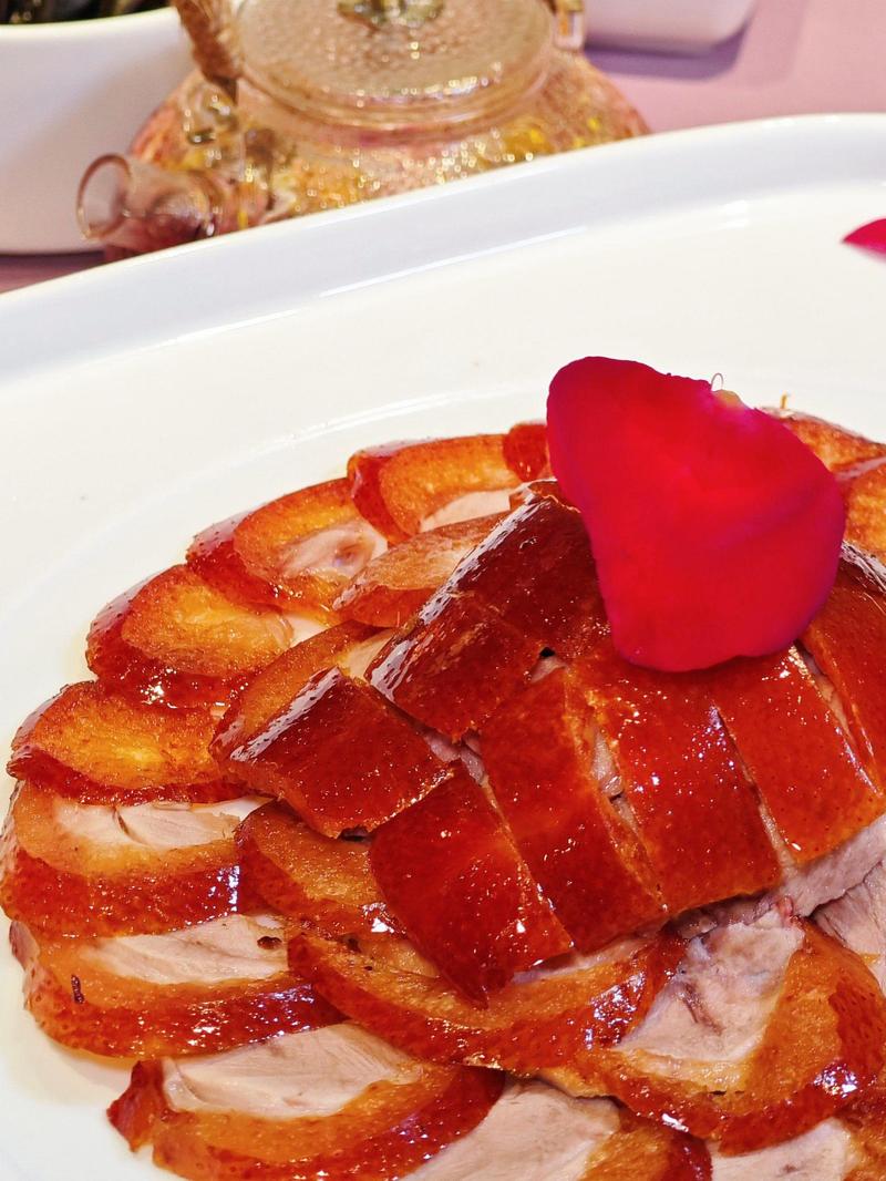 【开封汴绣烤鸭测评】刀工A-｜火候B+｜调味A｜摆盘C｜总评B+