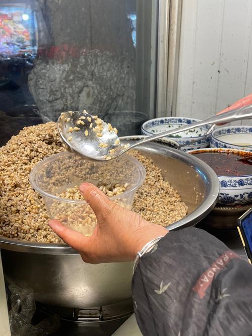 悬浮于子夜与黎明夹缝中的青稞酒酿