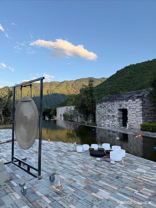 滴...定西频率校准...请调至孤独波段...滴...