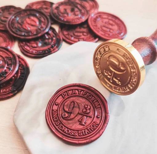 火漆封印：一枚蟹壳形状的印章，封存着一次关于“迁徙”与“扎根”的赌注