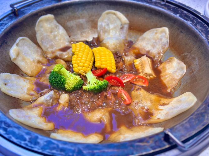 灶台边的家书：一锅鸡与一扇门