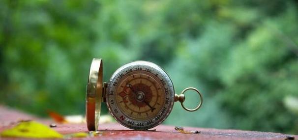 罗盘导航：北纬33°的运维式拆蟹