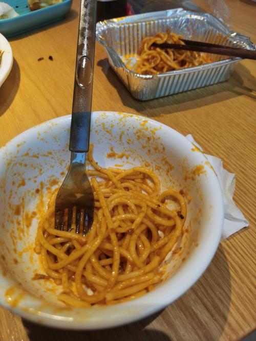 解开第一个结：为什么你总在餐车上买到最难吃的意面